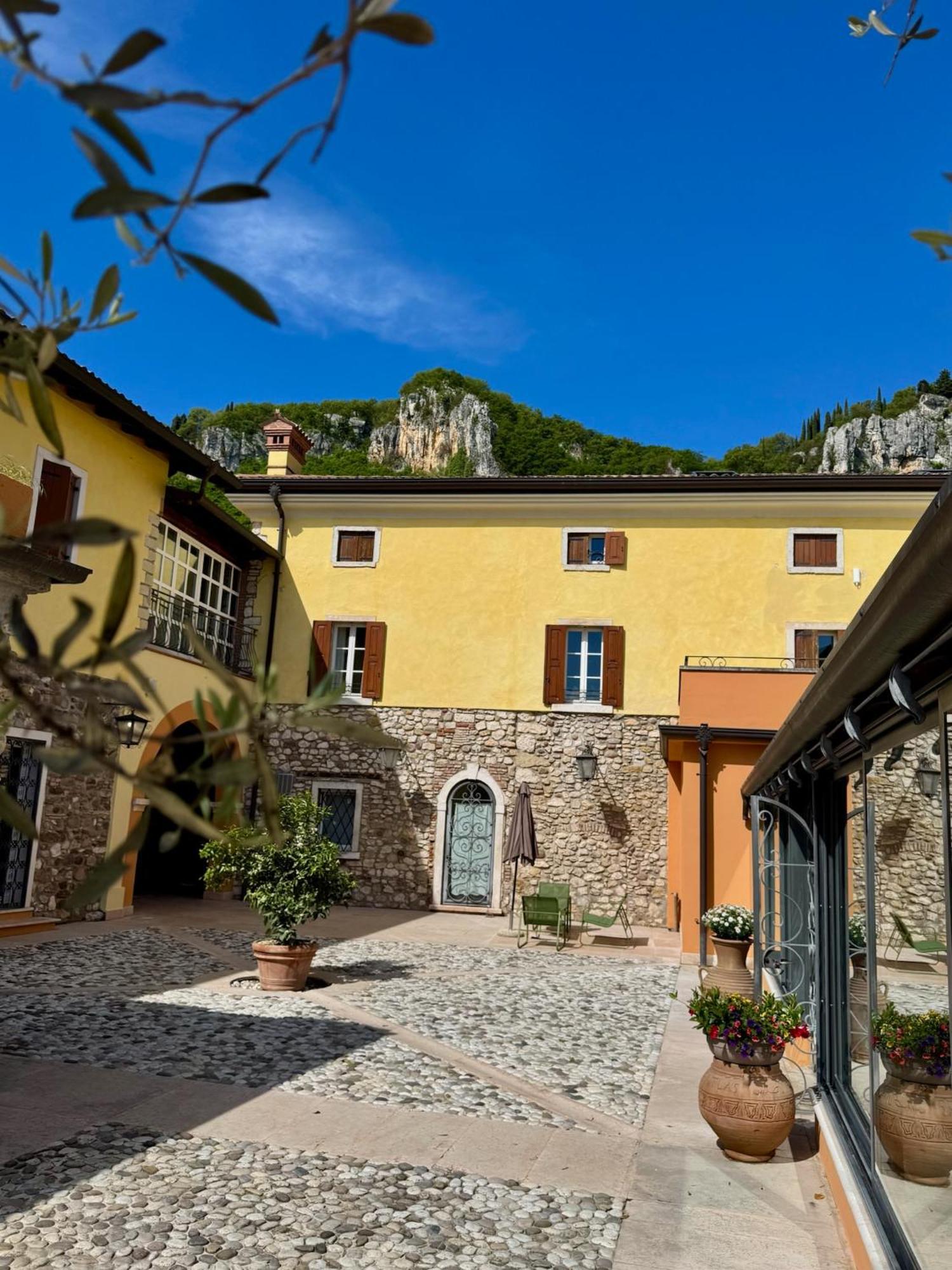 Corte Impero Hotel & Restaurant アッフィ エクステリア 写真