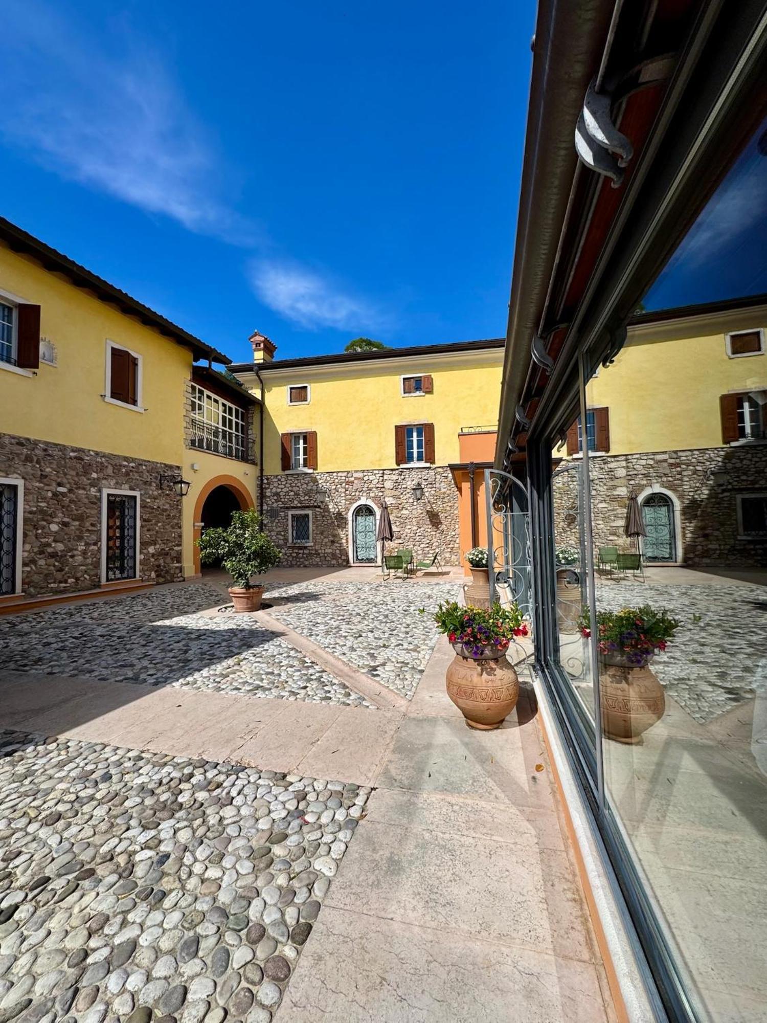 Corte Impero Hotel & Restaurant アッフィ エクステリア 写真