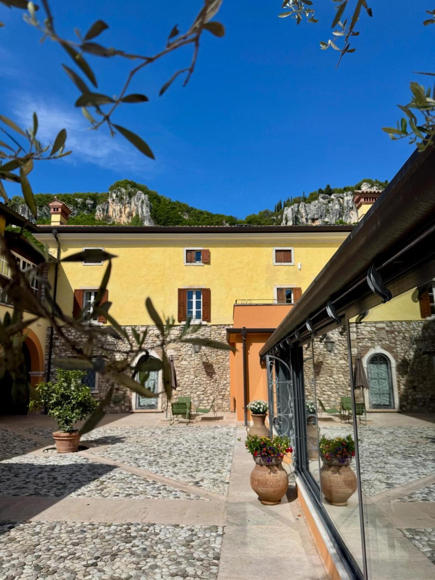 Corte Impero Hotel & Restaurant アッフィ エクステリア 写真